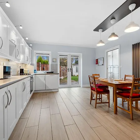 Contractor Housing - Sleeps 5 펜션 레익슬립
