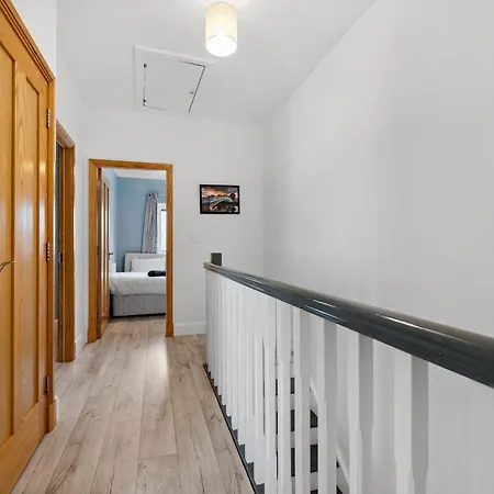 Contractor Housing - Sleeps 5 * 레익슬립
