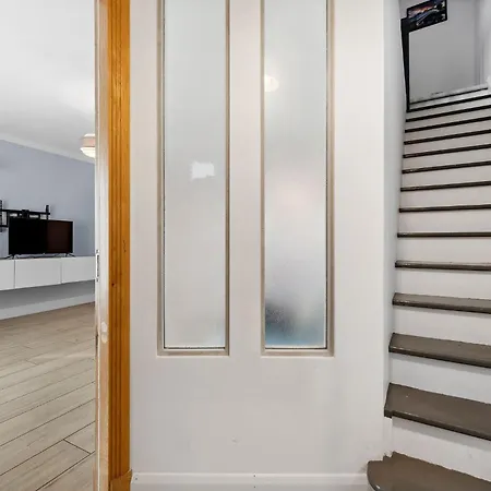 Contractor Housing - Sleeps 5 * 레익슬립