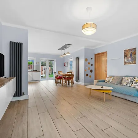 펜션 Contractor Housing - Sleeps 5 *