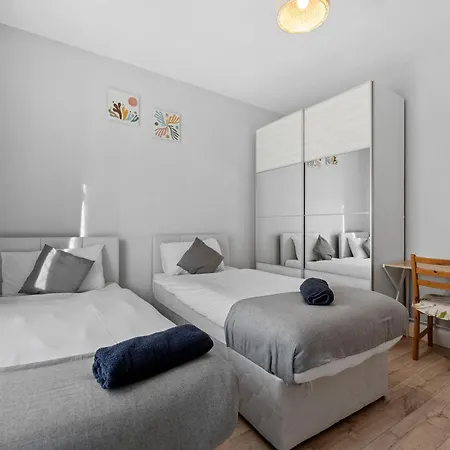 Contractor Housing - Sleeps 5