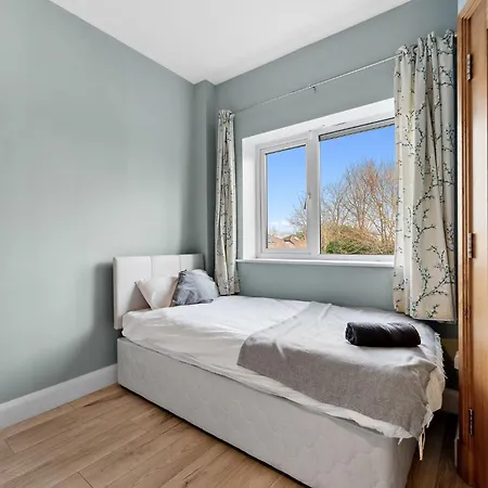 Contractor Housing - Sleeps 5 레익슬립